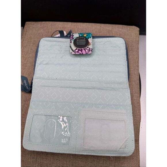 NWT Vera Bradley RFID Wallet in Penelope’s Garden - Picture 3 of 10